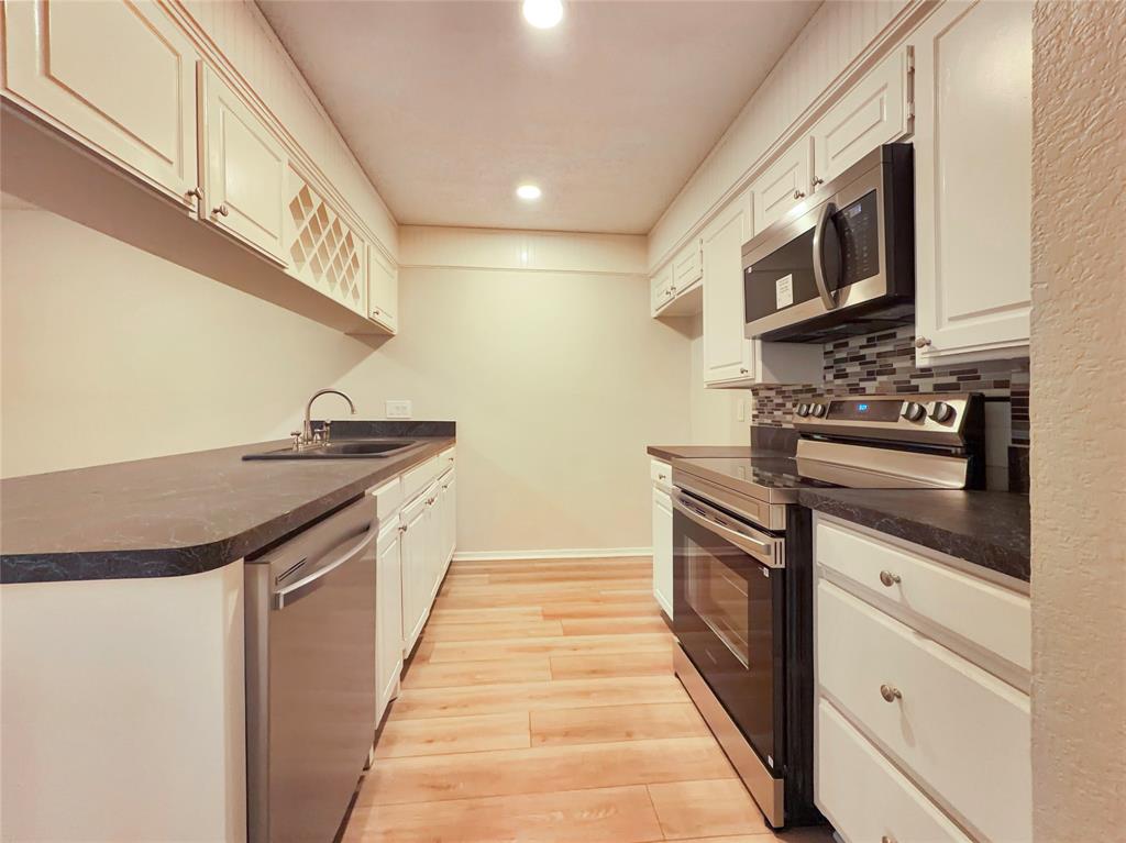 320 Mountain View Court