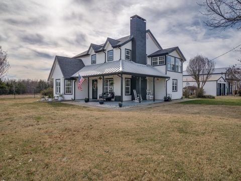 Photo of 1840 County Road 4309 N, Greenville, TX 75401 (MLS # 21147404)