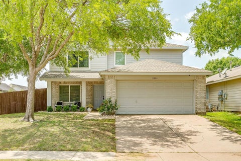 Photo of 2201 Northway, Denton, TX 76207 (MLS # 21312931)