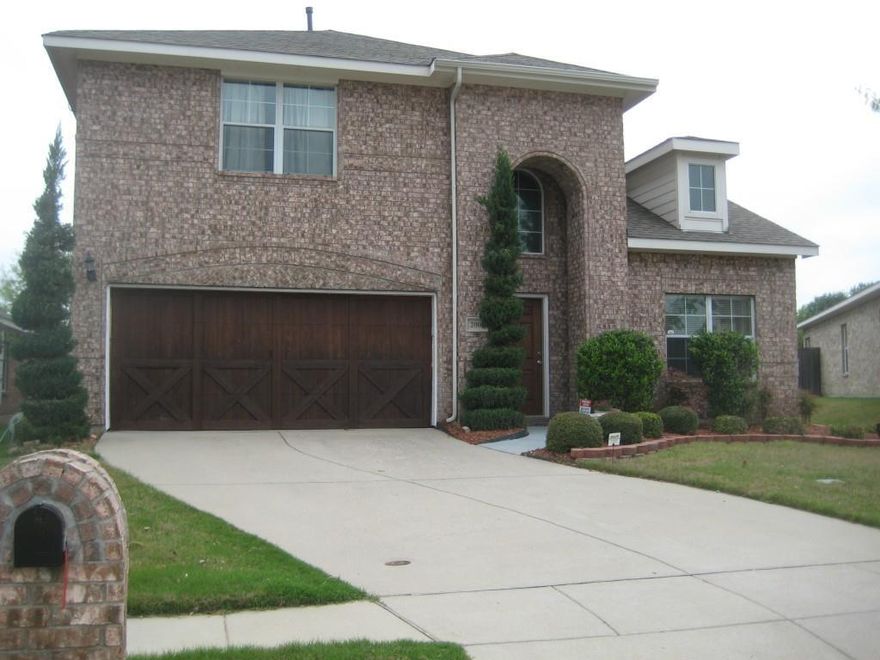 Location! Location!! Location!!! Nice elevation, North Facing, Very spacious 4 bedrooms, 3 living and 2 dining rooms home. spacioud kitchen and dining room that seats every guest. Upstairs has huge game-media room. Beautiful wood floors, large kitchen with eat-at granite counter-top bar, formal dining and living areas, large master bedroom & nice backyard. HOA includes pools, tennis & basketball. Lot of greenary and walking tracks close by. Minutes to major high ways and minutes major shopping & Dine-In. A Must See!!!
