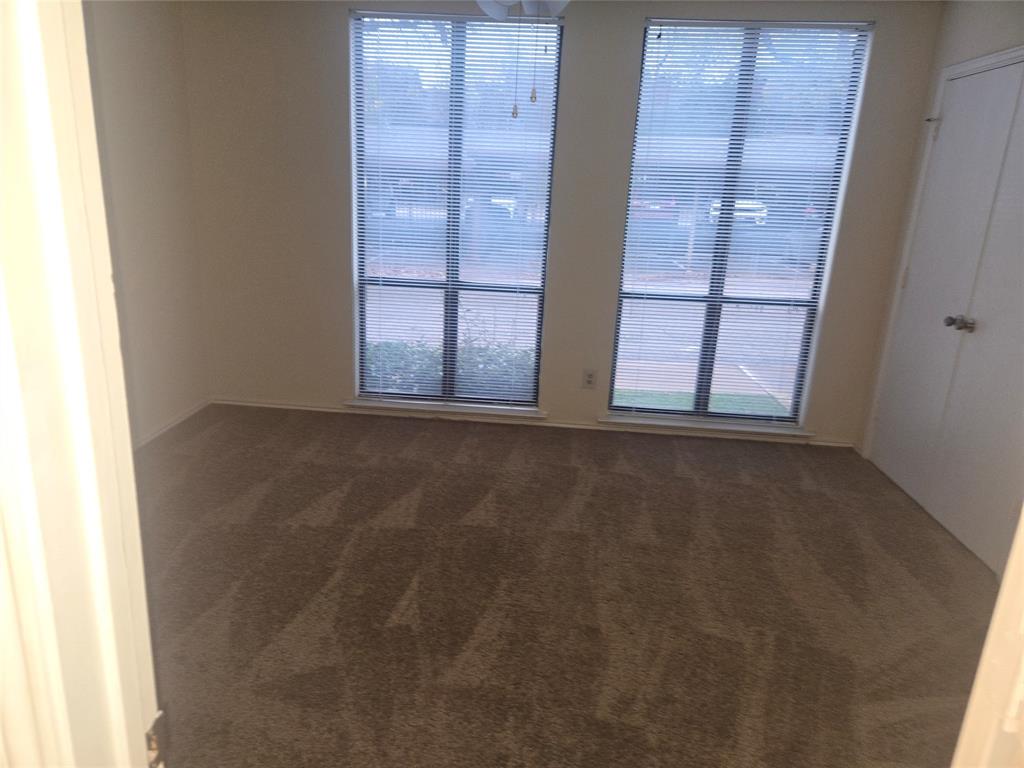 HOLLY OAKS TOWNHOMES - Residential Lease