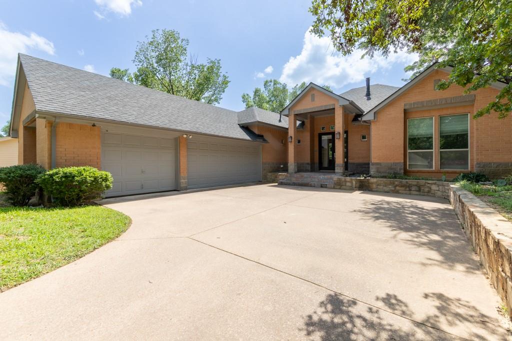 1211 Circle Lane