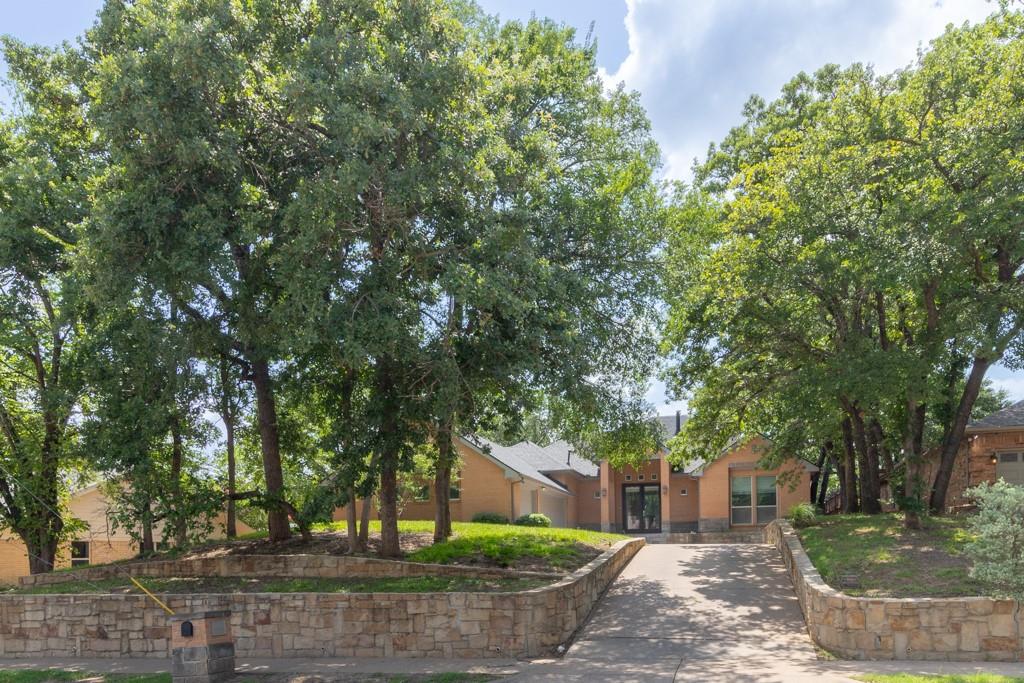 1211 Circle Lane