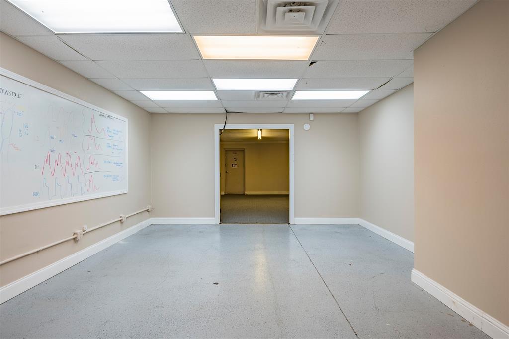 N Waxahachie - Commercial Lease