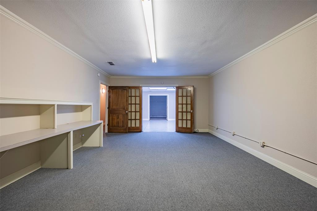 N Waxahachie - Commercial Lease