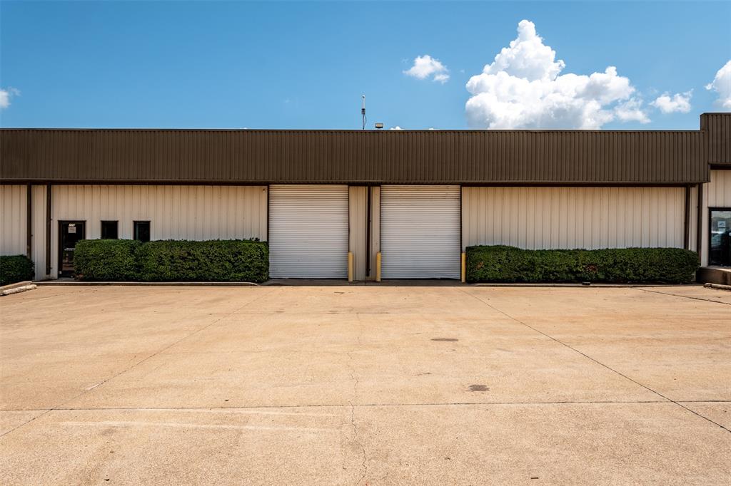 N Waxahachie - Commercial Lease