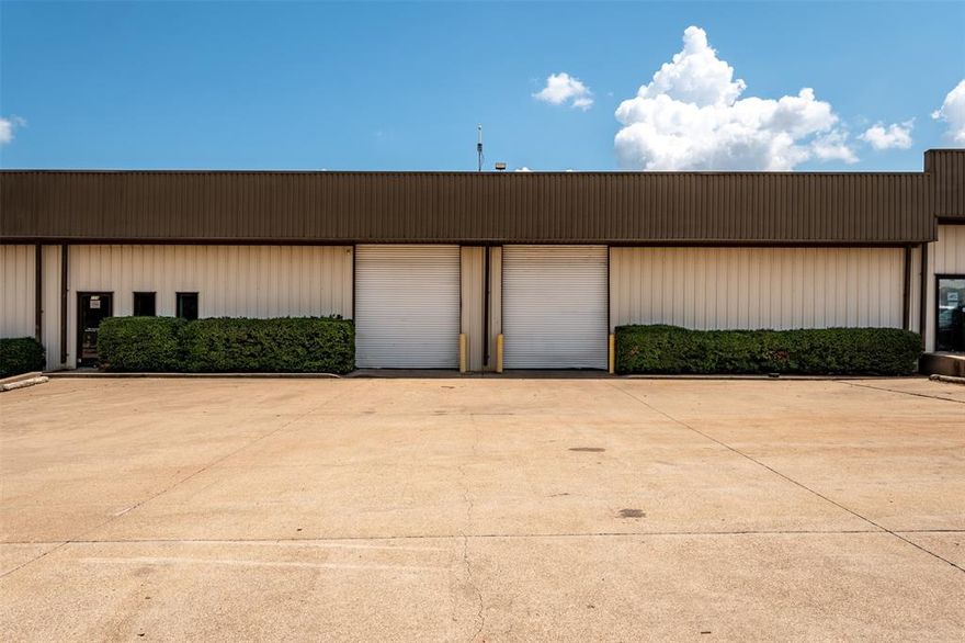 APPROX 2100 SQ FT OF OFFICE AND APPROX 300 SQ FT OF WAREHOUSE LOCATED IN A MULTI-TENANT BUILDING IN NORTH WAXAHACHIE INDUSTRIAL PARK. ROLL UP DOORS, GRADE LEVEL. FINISHED OUT WITH 2 PRIVATE OFFICES, A MEETING ROOM, KITCHEN, & PRIVATE BATH. EASY ACCESS TO HWY 287 & I-35E WITHIN THE CITY LIMITS. ONE YEAR LEASE MINIMUM. $2500 DEPOSIT. $49.00 APPLICATION FEE.