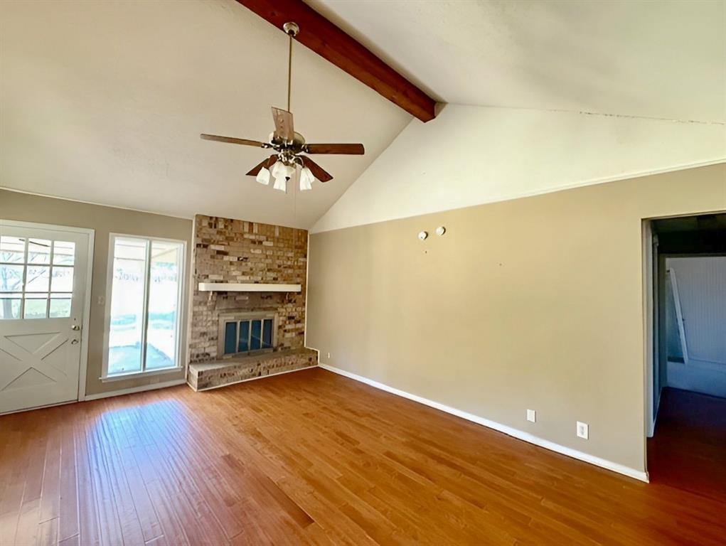 805 Lee Court