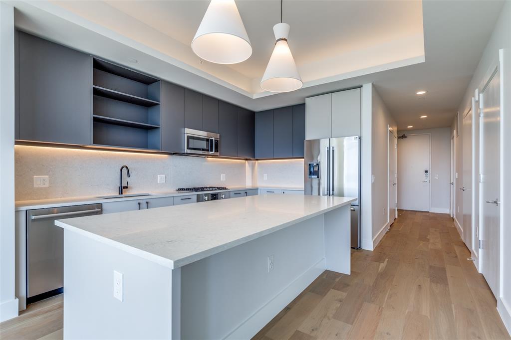 8119 Douglas Avenue 706