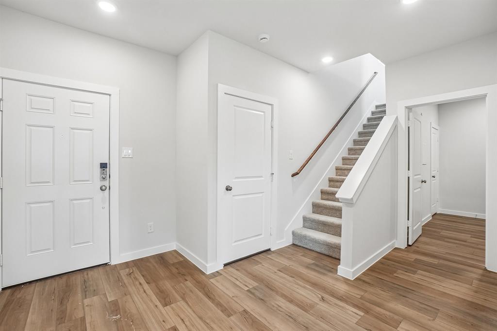 609 Teardrop Court - Photo 4