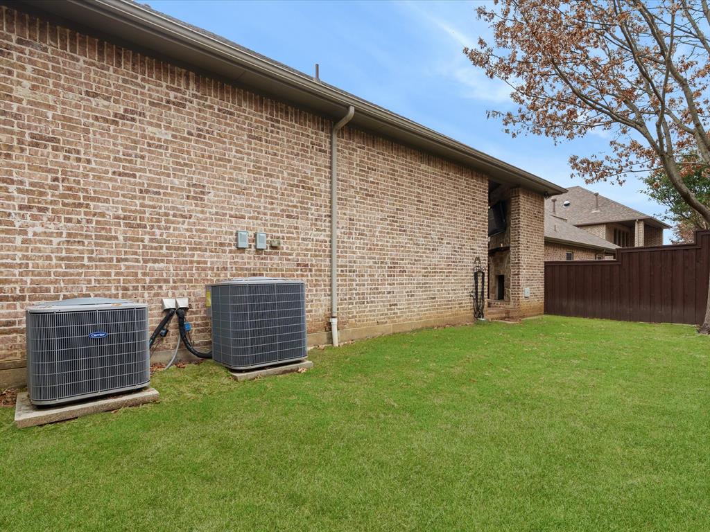 2115 N Hill Drive