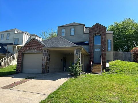 Photo of 1505 Park Place, Sherman, TX 75092 (MLS # 21141865)