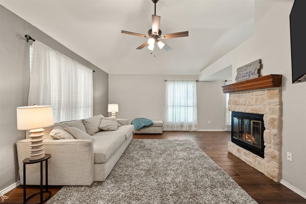 1646 Autumn Breeze Lane