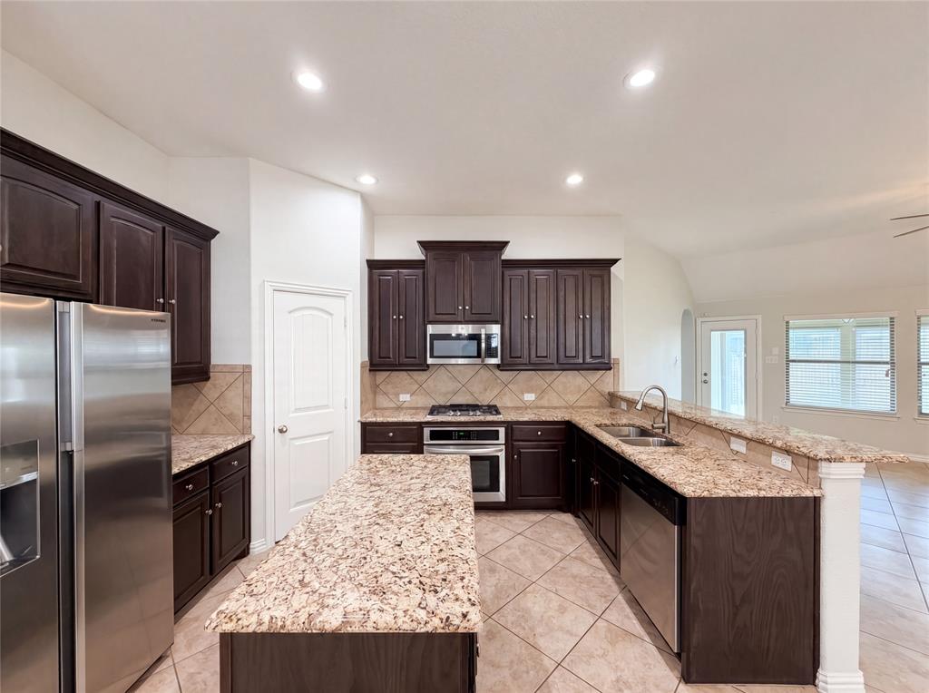 709 Ravenwood Drive