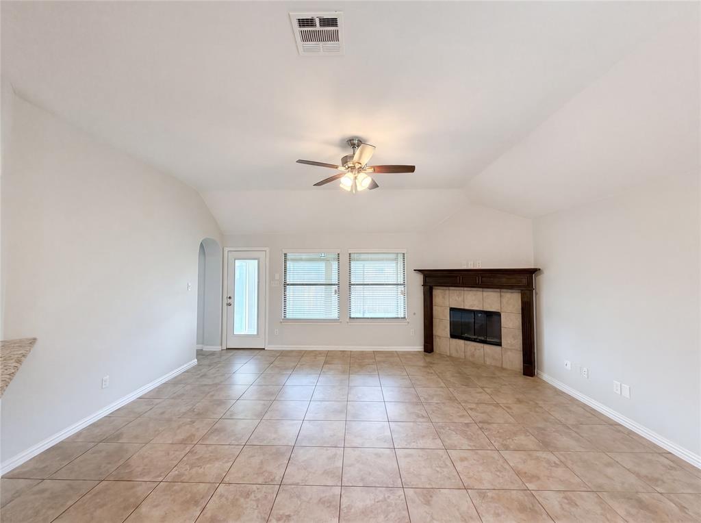 709 Ravenwood Drive