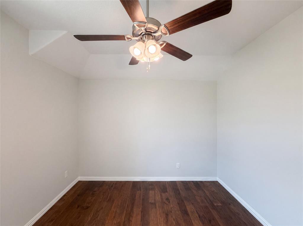 709 Ravenwood Drive