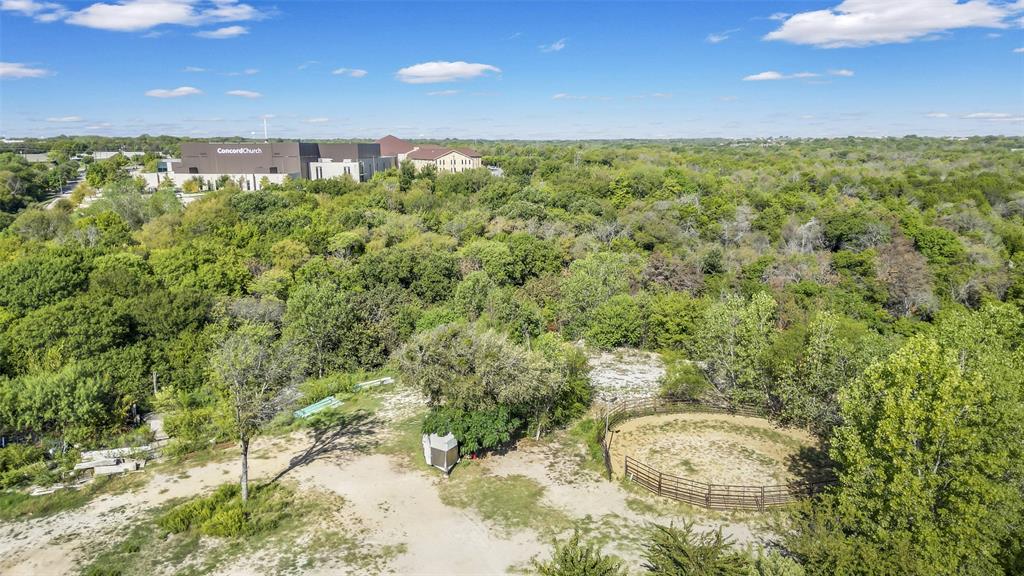 6829 Marvin D. Love FWY