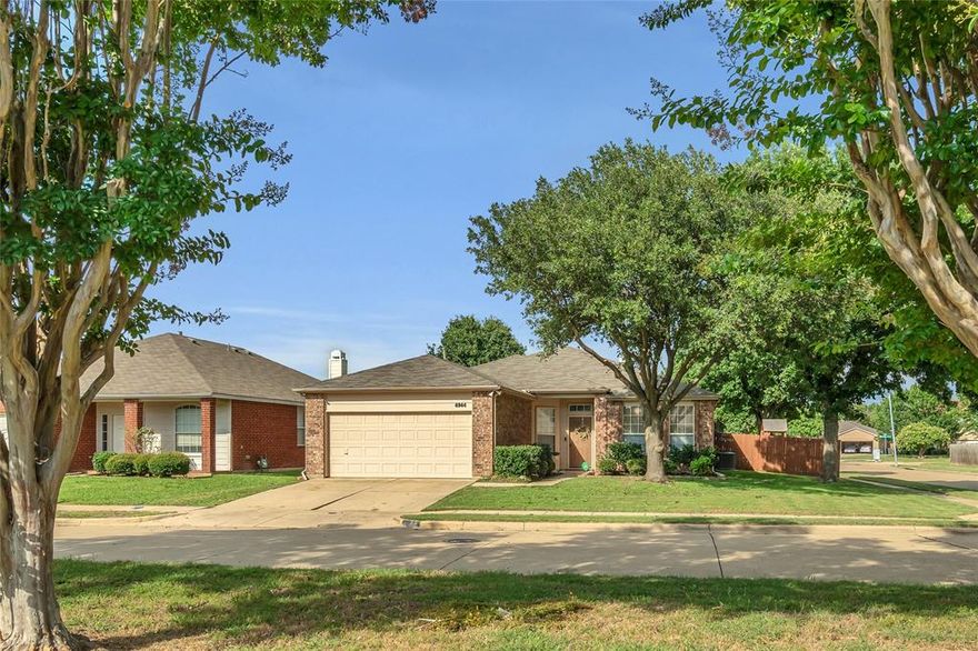 Step into this stunning, move-in-ready home that blends comfort, function, and modern style. The inviting open-concept layout is designed with entertaining in mind—featuring laminate flooring, a spacious living area, and a remodeled kitchen with quartz countertops, chic pendant lighting, and plenty of room to gather. Both bathrooms have been recently refreshed with clean, contemporary finishes, and the home office provides the perfect space to work remotely or focus in peace. You'll love the natural light that flows through large windows, creating a warm and airy feel in every room.
Step outside to enjoy a backyard made for cookouts and gatherings—ideal for weekend BBQs, relaxing evenings, or celebrating with friends and family.
The garage is equipped with its own mini-split system, giving you the flexibility to turn it into a home gym, craft space, or whatever fits your lifestyle. Located just minutes from Highway 360 and I-20, you’ll enjoy easy access to Dallas, Fort Worth, and a wide range of shopping centers, restaurants, and stores nearby. It’s the perfect mix of convenience and comfort!