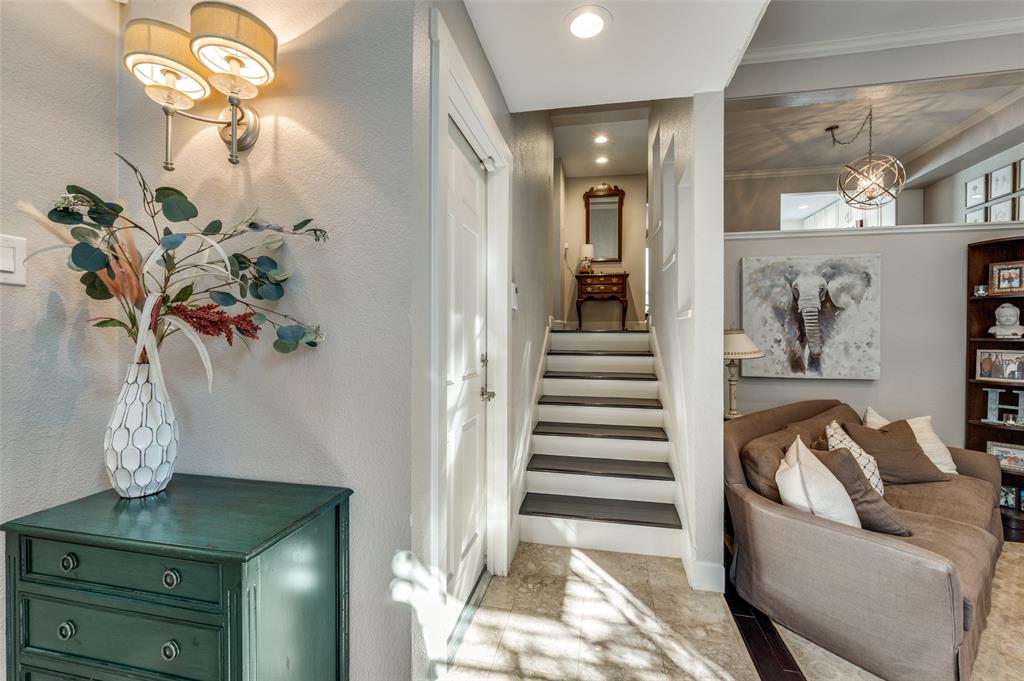 4310 Bowser Avenue 112