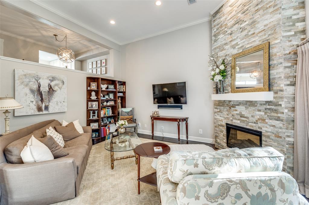 4310 Bowser Avenue 112