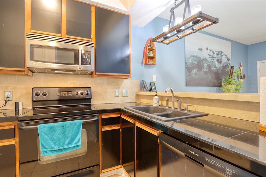 Anchorage Condos Ph I - Residential