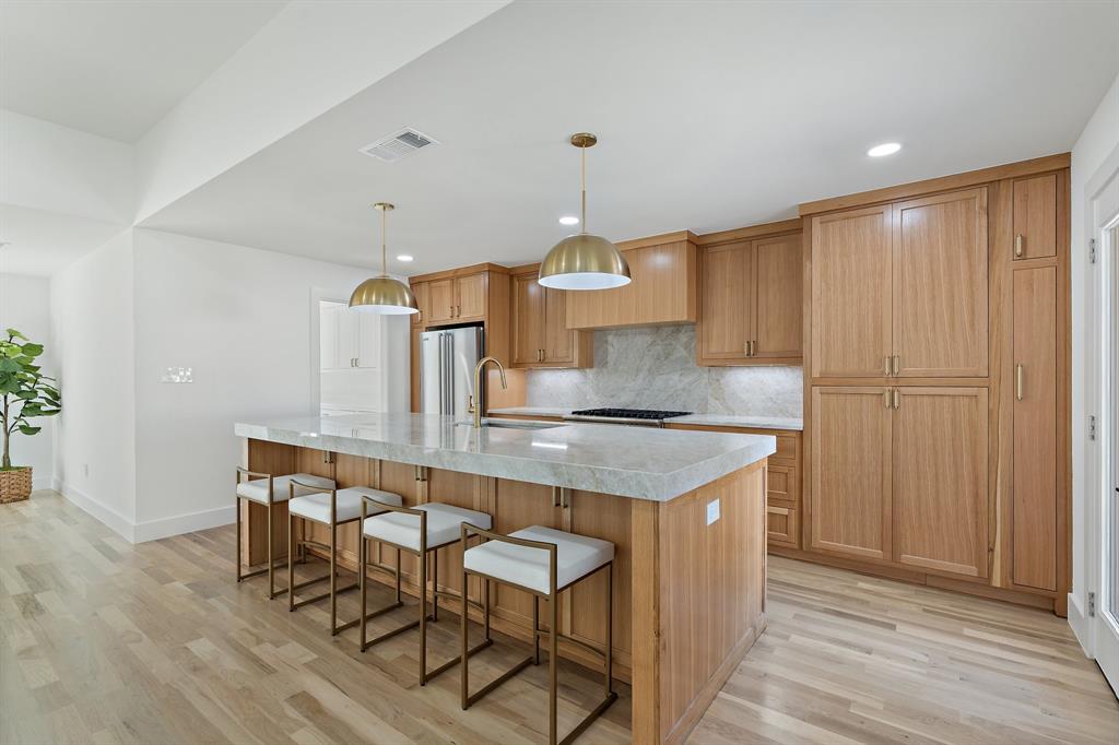6563 Lange Circle