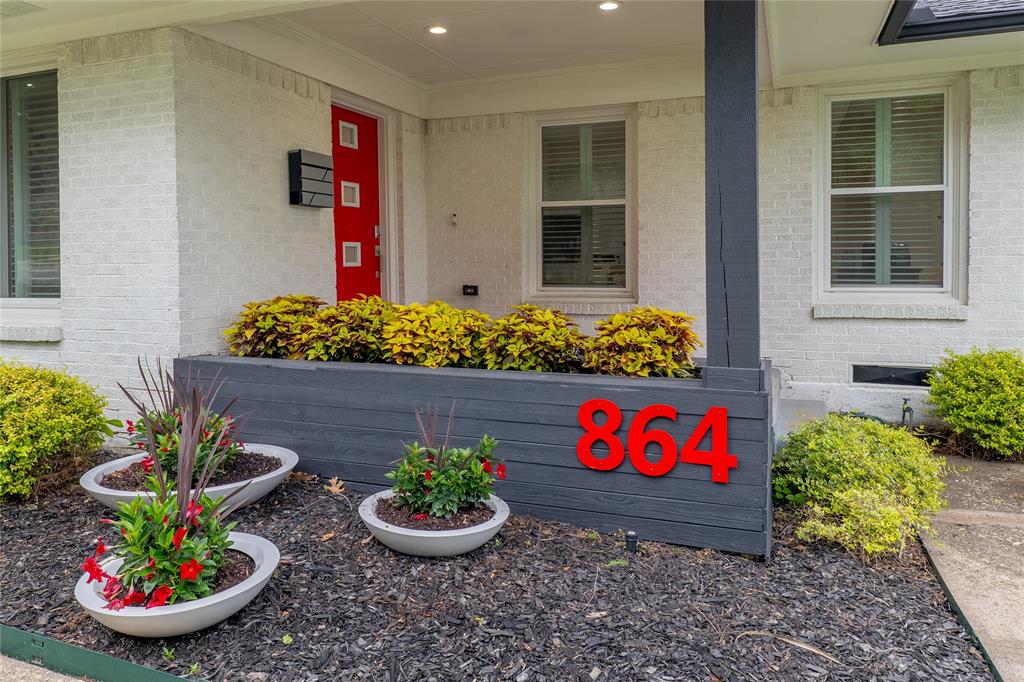 864 Peavy Road