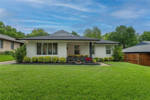 Photo of 864 Peavy Road, Dallas, TX 75218 (MLS # 21255791)