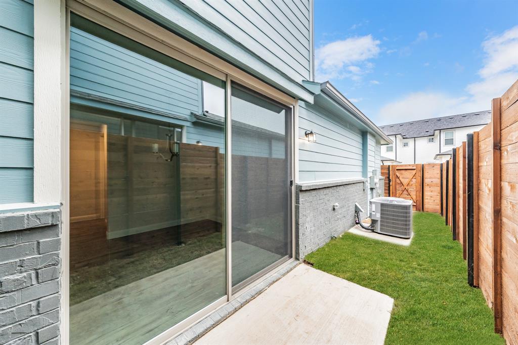 Lake Parc Vlg - Residential Lease