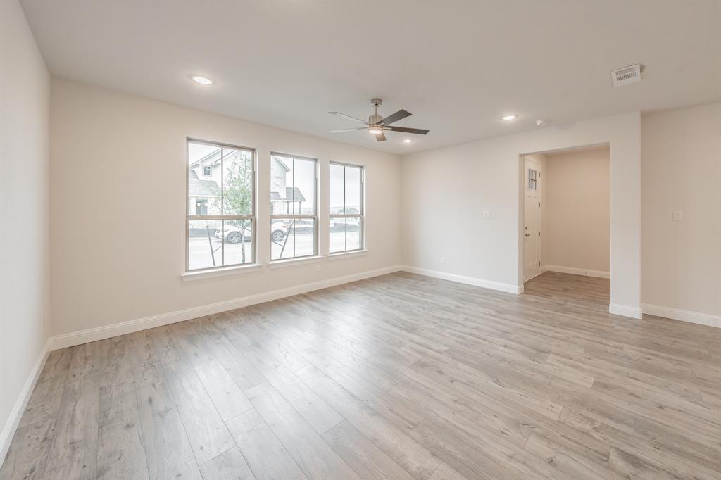 Lake Parc Vlg - Residential Lease