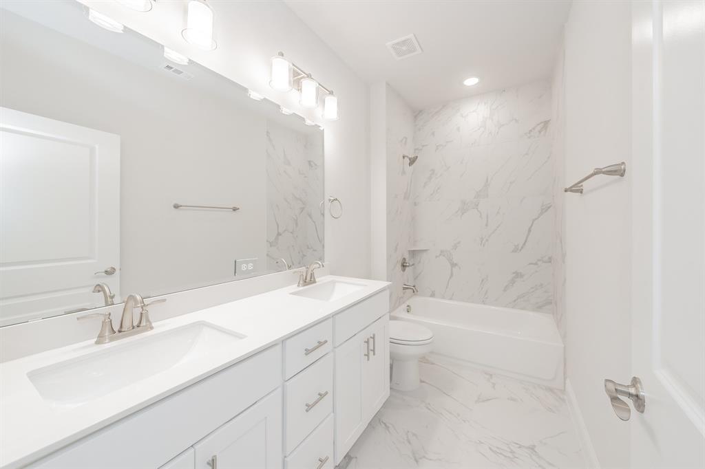 Lake Parc Vlg - Residential Lease