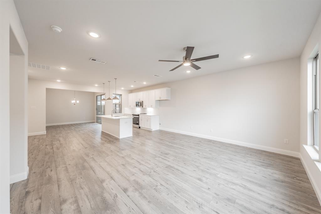 Lake Parc Vlg - Residential Lease