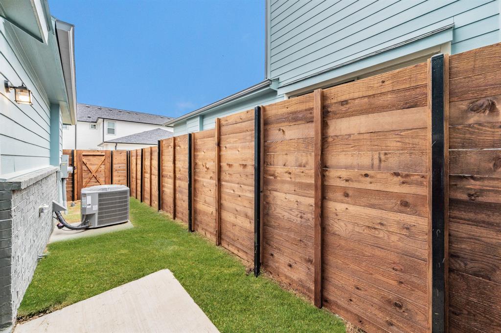 Lake Parc Vlg - Residential Lease