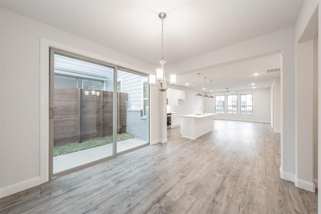 Lake Parc Vlg - Residential Lease