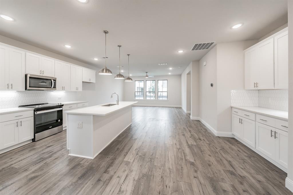 Lake Parc Vlg - Residential Lease