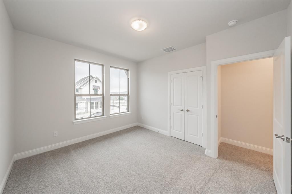 Lake Parc Vlg - Residential Lease