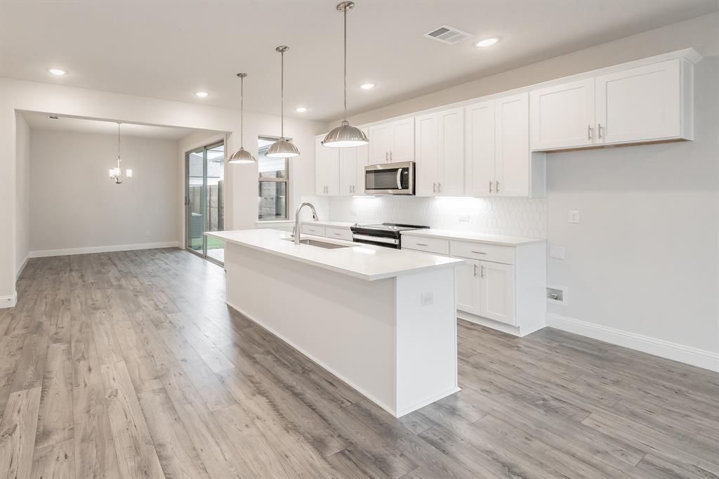 Lake Parc Vlg - Residential Lease