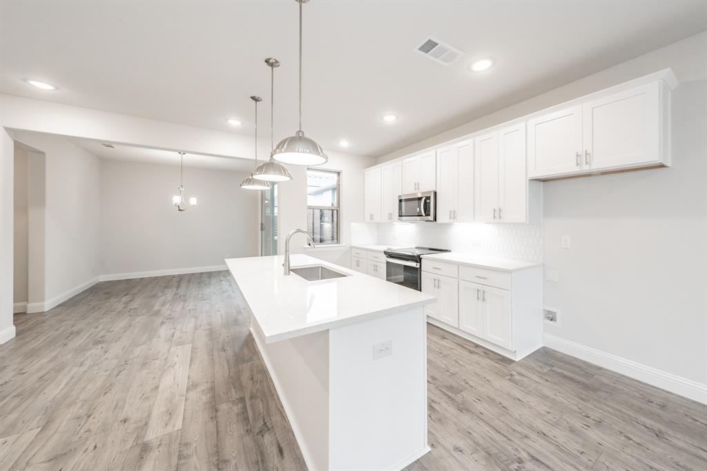 Lake Parc Vlg - Residential Lease