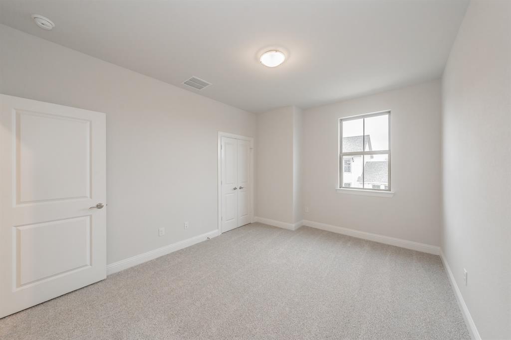 Lake Parc Vlg - Residential Lease