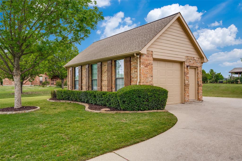 501 Arthur Court