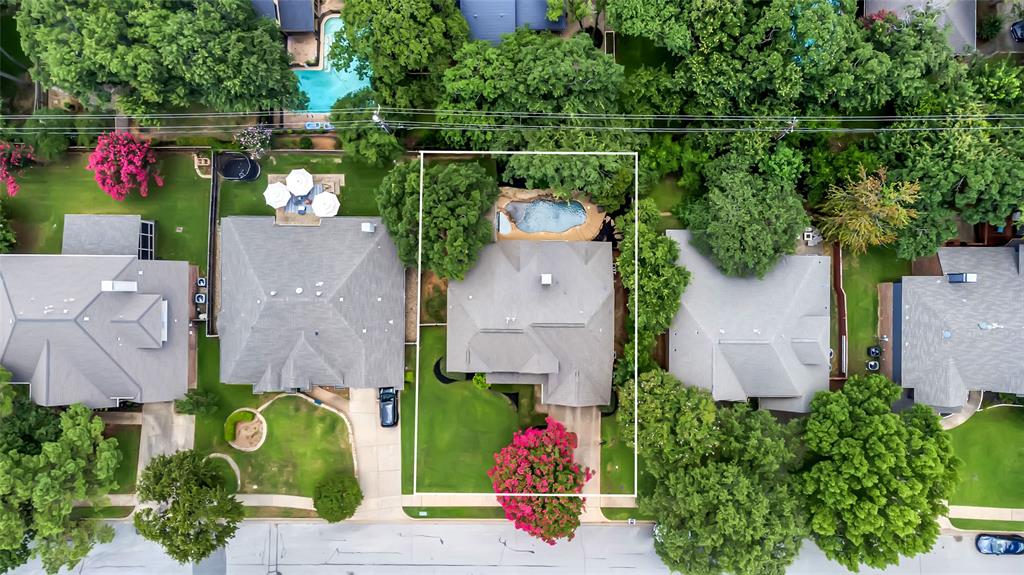 2807 Stonehurst Drive