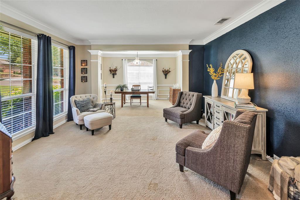 2807 Stonehurst Drive