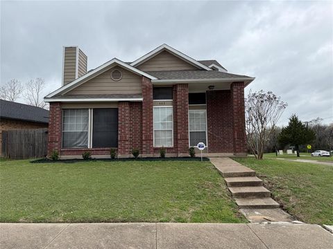 Photo of 403 Appomattox Drive, Mesquite, TX 75149 (MLS # 21205406)