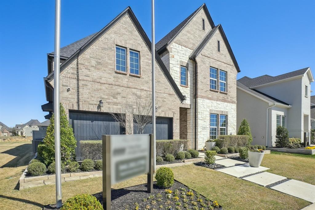 1120 Lakeview Lane