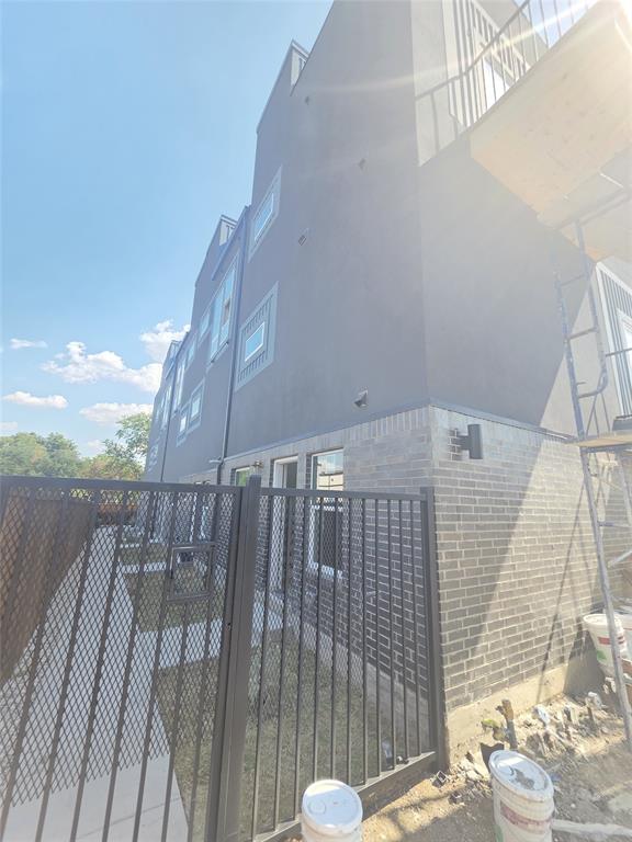 2514 Lucas Drive 101