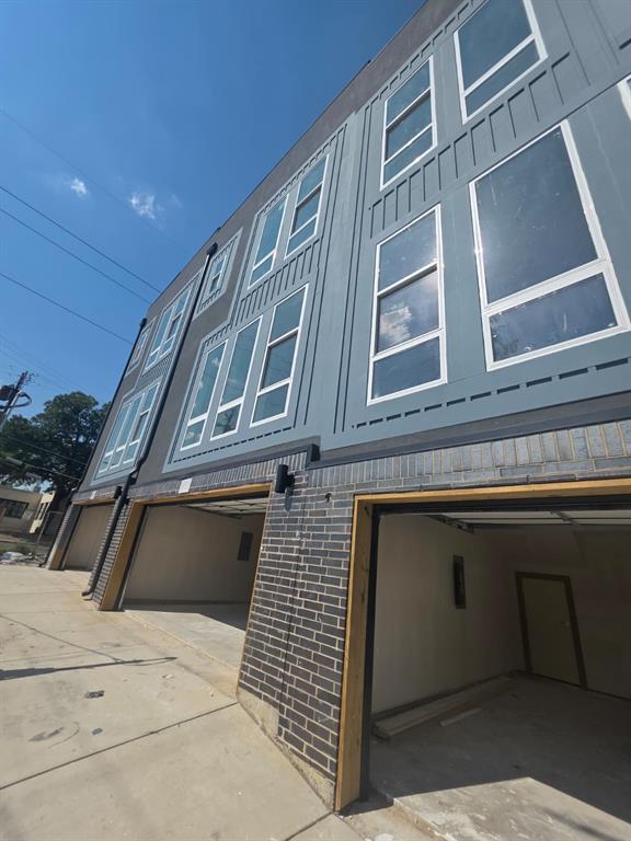 2514 Lucas Drive 101
