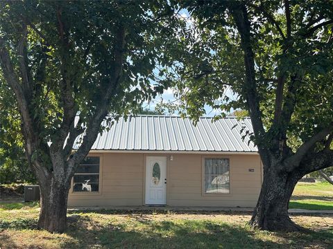 2764 W Highway 199 Springtown TX 76082