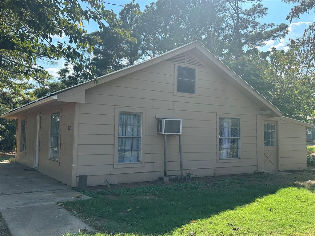 2764 W Highway 199