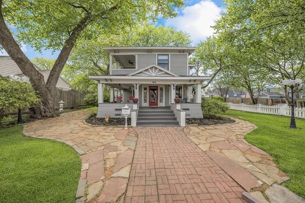 Photo of 811 N Church Street, McKinney, TX 75069 (MLS # 21195227)