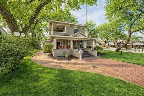 Tiny photo for 811 N Church Street, McKinney, TX 75069 (MLS # 21195227)